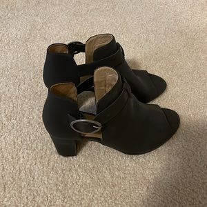 Naturalizer Cut Out Booties